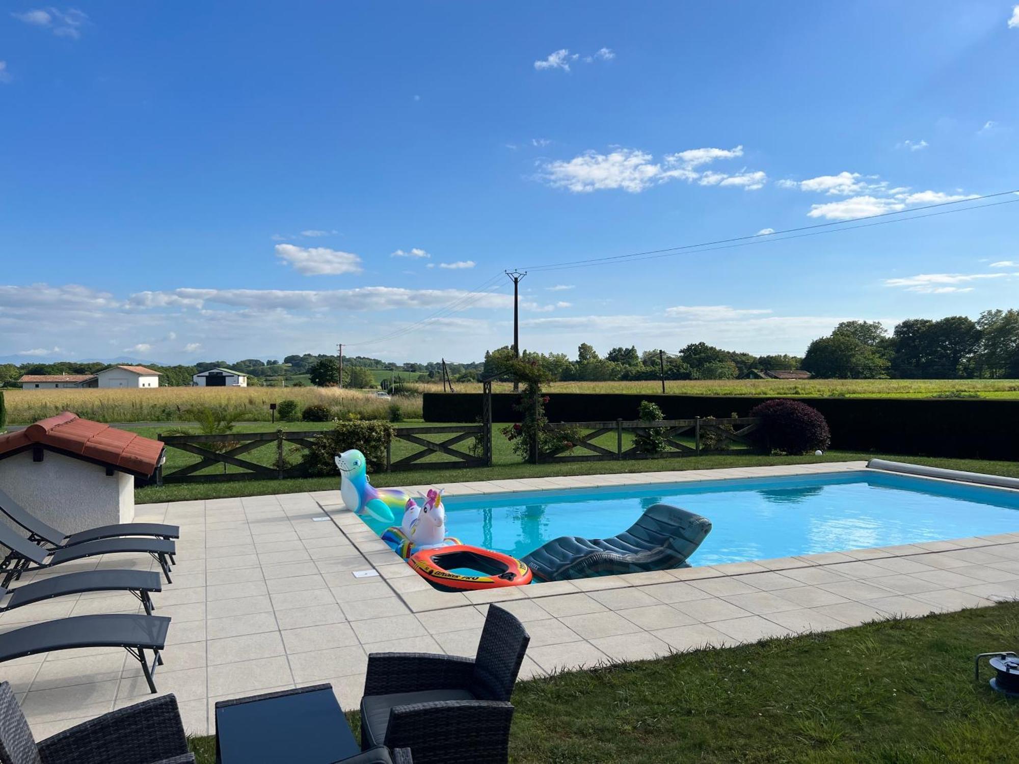 La Landaise Avec Piscine * Saubrigues