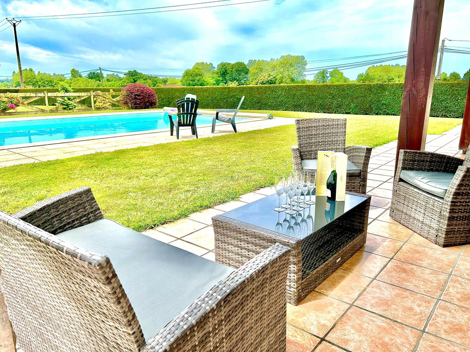 La Landaise Avec Piscine Villa