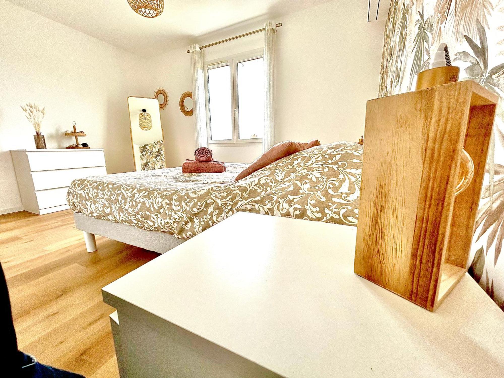La Landaise Avec Piscine Villa *