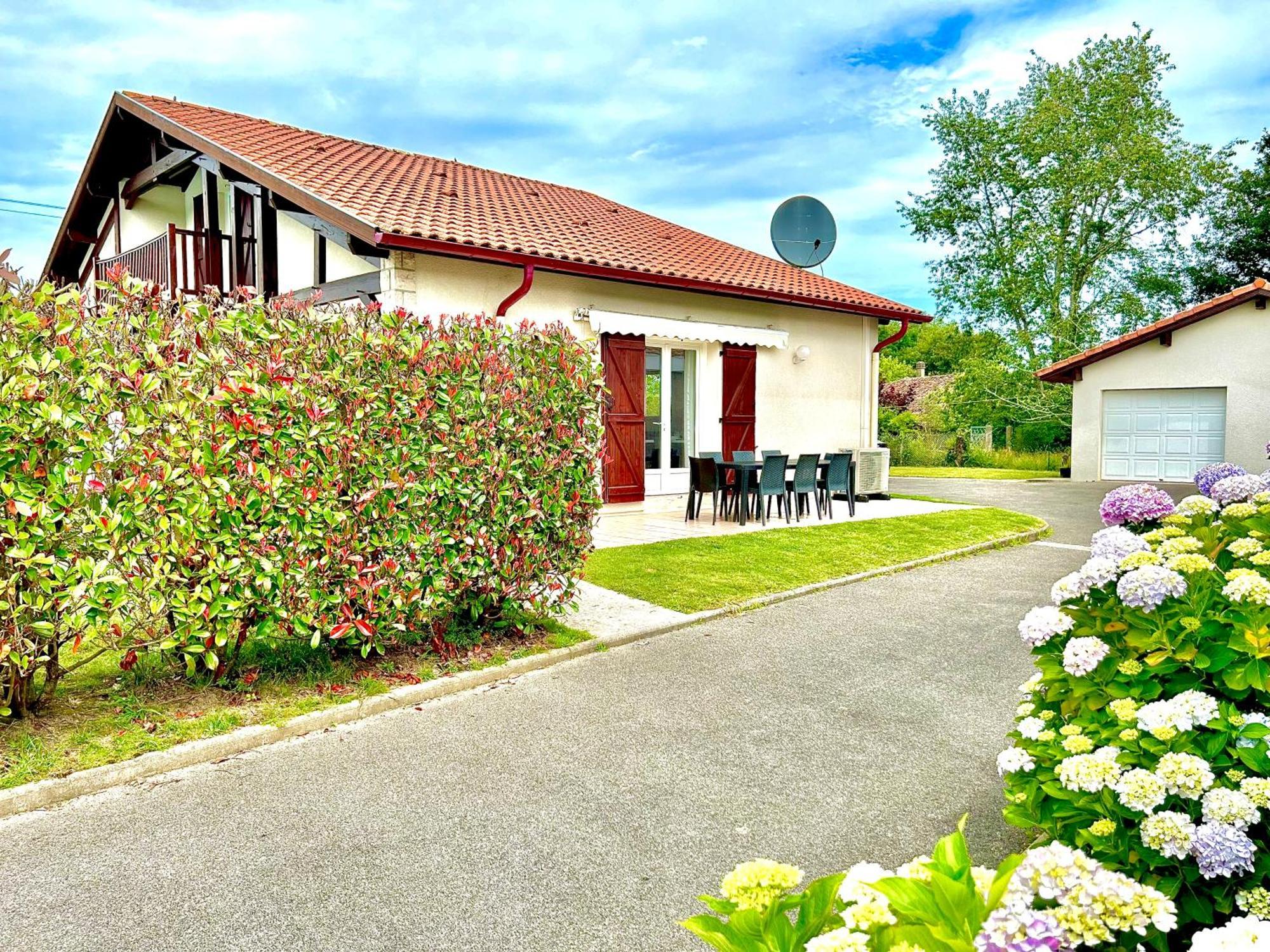 Villa La Landaise Avec Piscine *
